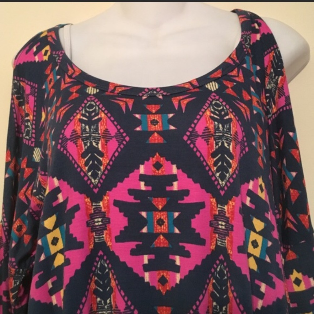 Aztec Cold shoulder top - Picture 2 of 2